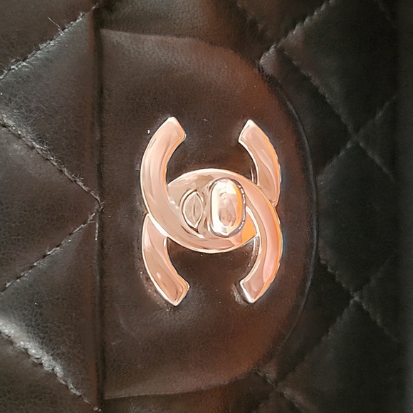 Chanel Classic Double Flap Lambskin Small SHW Authentic - Picture 3 of 15